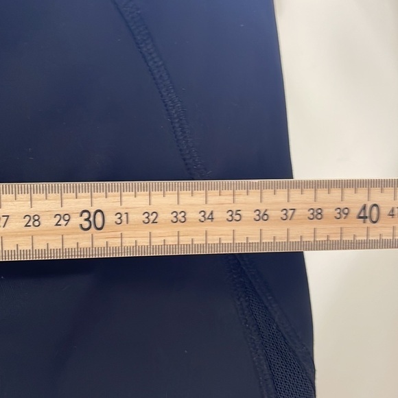 Lululemon - 7/8s Yoga Workout Leggings - Mesh - Black - Size 4 - Picture 13 of 15